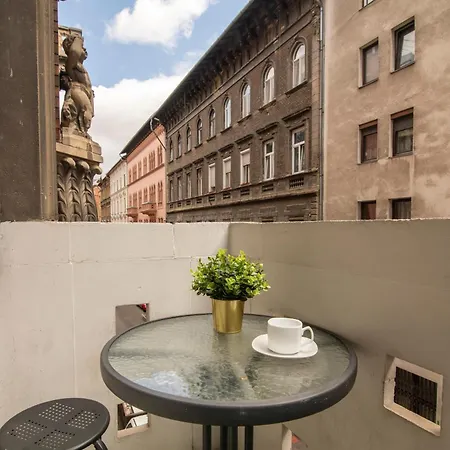 Be A Budapester Budapesta